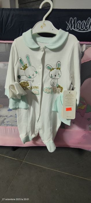 Salopeta noua bebe fetița cu iepurași și volănașe + căciuliță