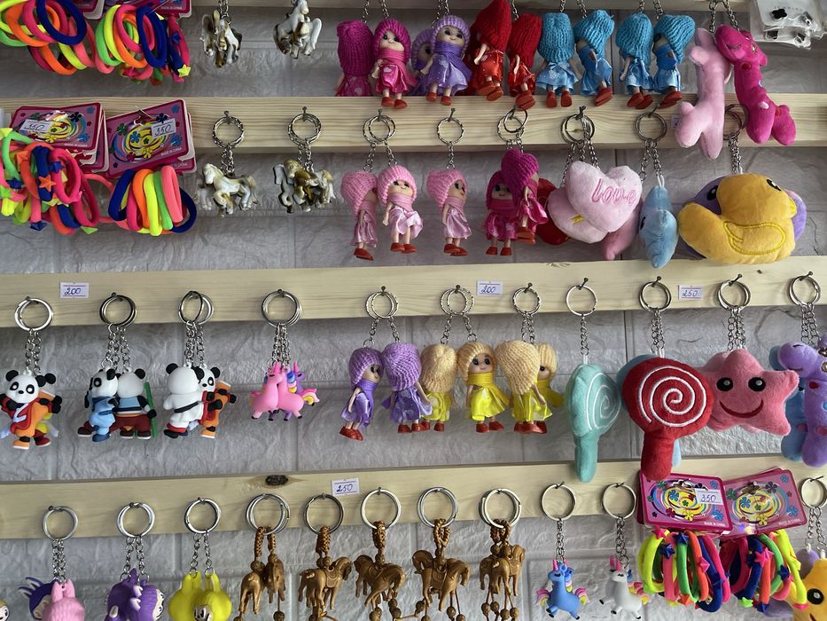 Резинки для волос и брелки