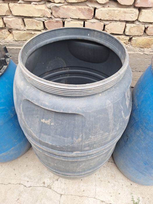 Продам бочки пластиковые пищевые