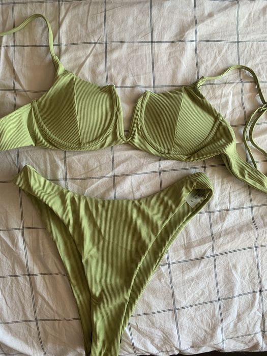 Зелен бански