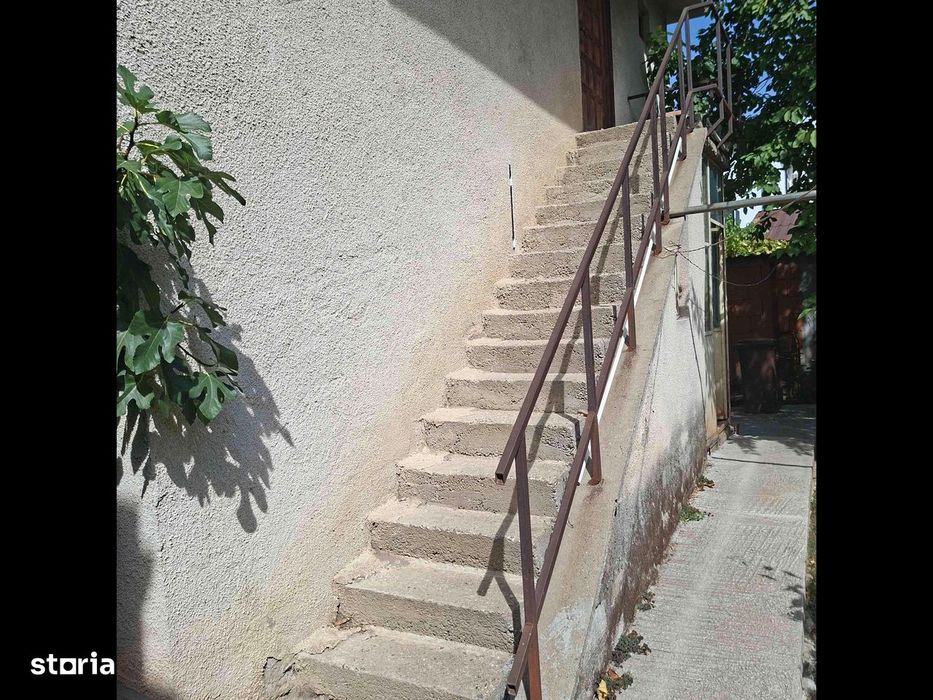 Casă, cart Rovine