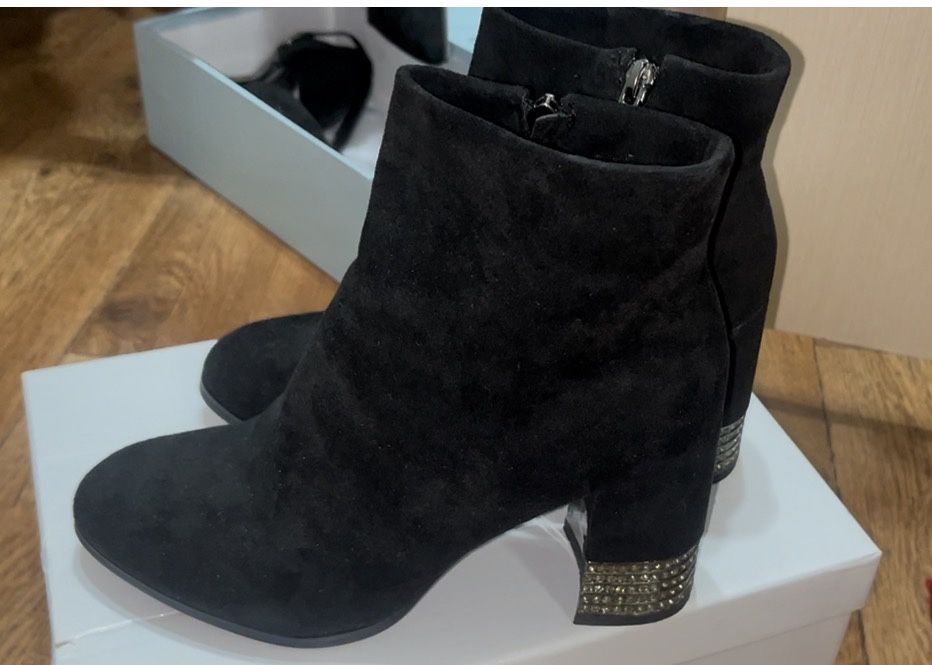 Новый Аяқ Киімдер Сатылады