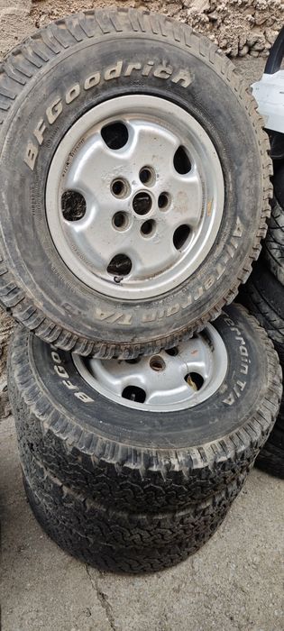 Джанти с гуми за Land Rover