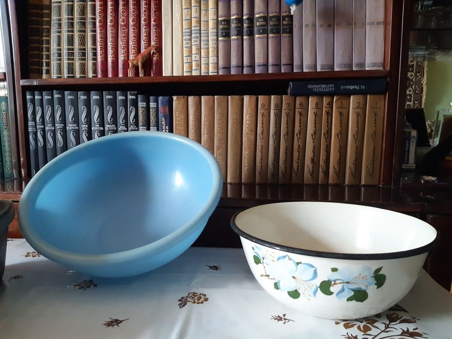 Кастрюли сковородки