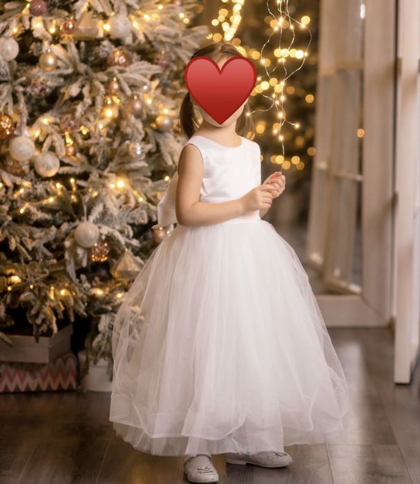 Продам бальное платье 5-6 лет
