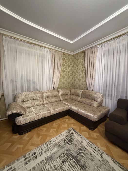 Продам диван для зала