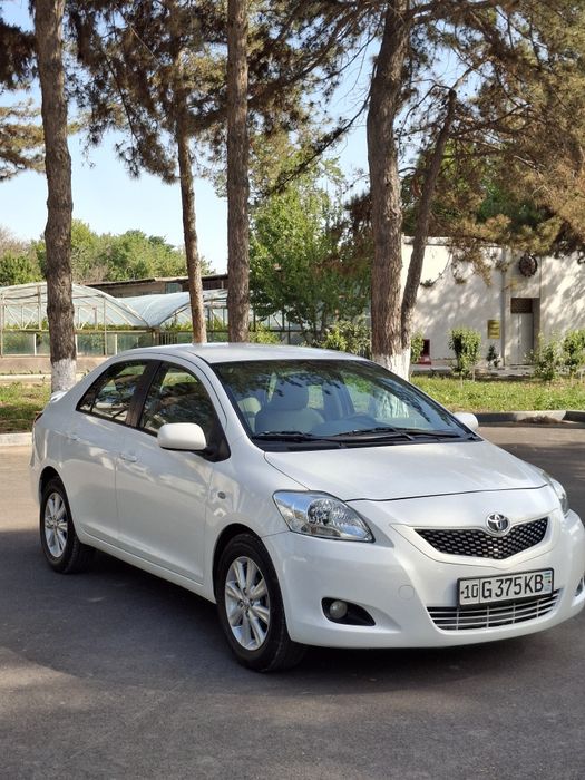 Продам Toyota Yaris 1.5 а/т 2008 года.