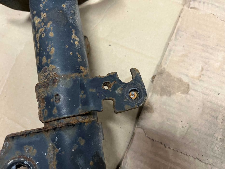 Предни амортисьори за Toyota Corolla Verso 2003 г.