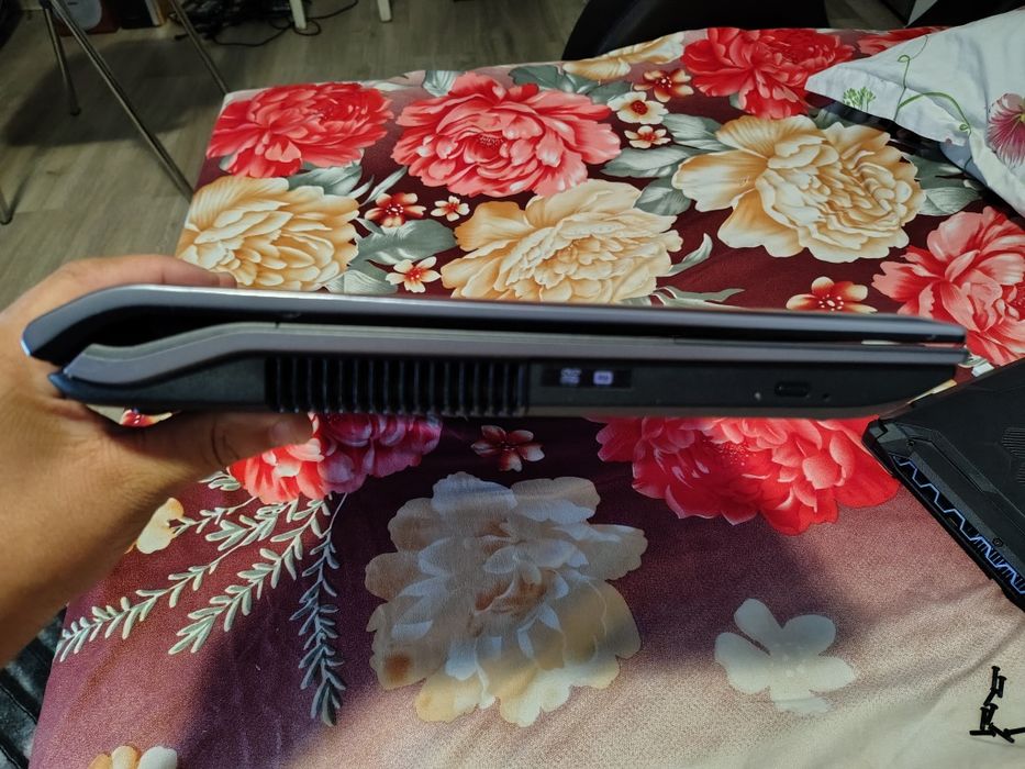 Laptop asus 17,3 inch