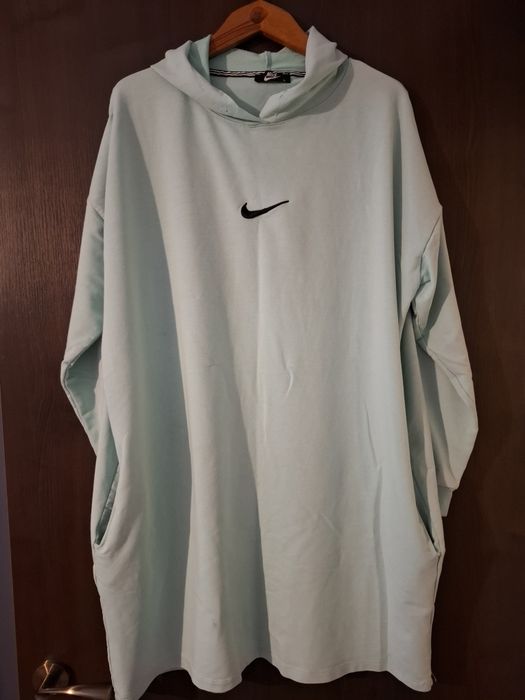 Спортна рокля,суитшърт и клин Nike