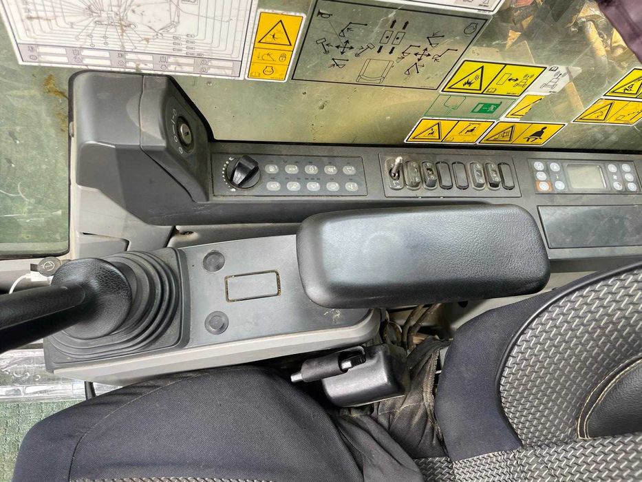 Excavator Volvo EC300DL – Brat lung 18 M , 33 Tone