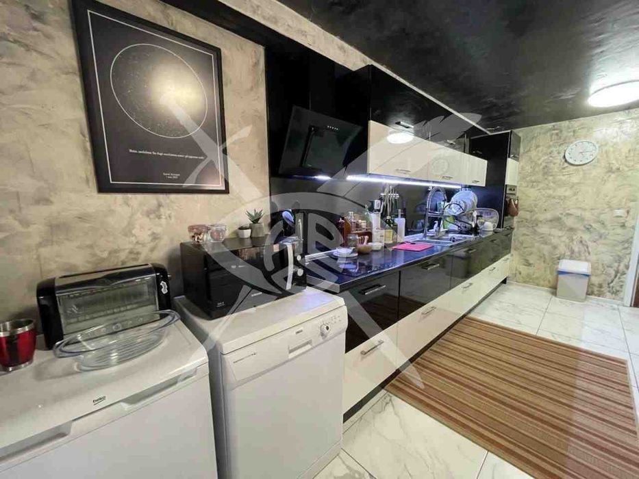 Продава се Къща в с. Твърдица, Област Бургас - 320 кв.м за 383 €/кв.м - Снимка #2