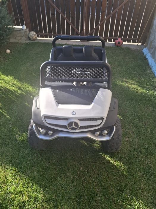 Mașinuță electrică Mercedes pentru copii – folosită, funcțională