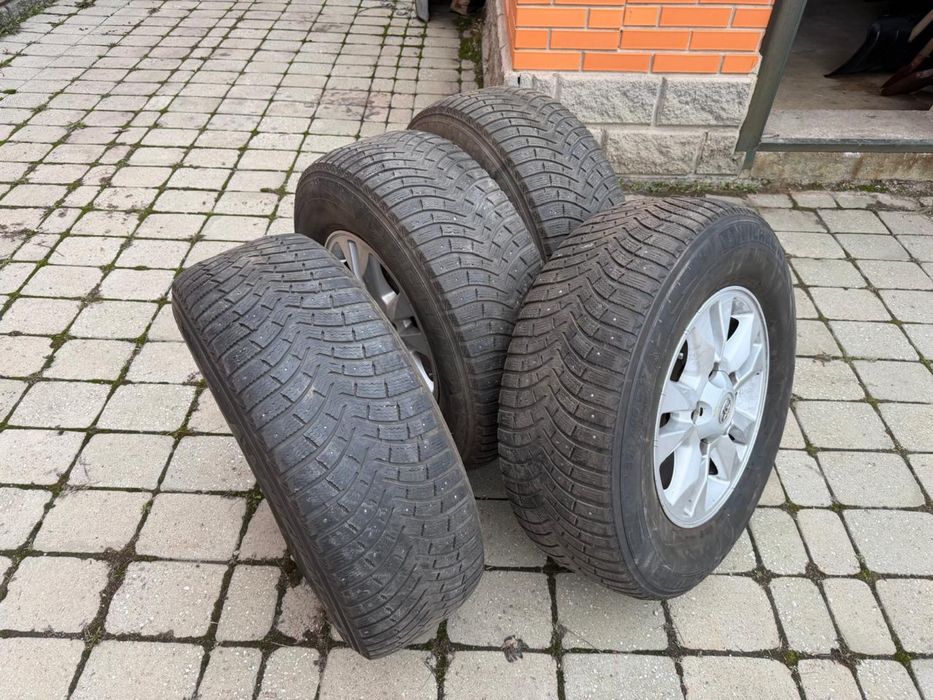 Продам диски с резиной стояли на двухсотом
