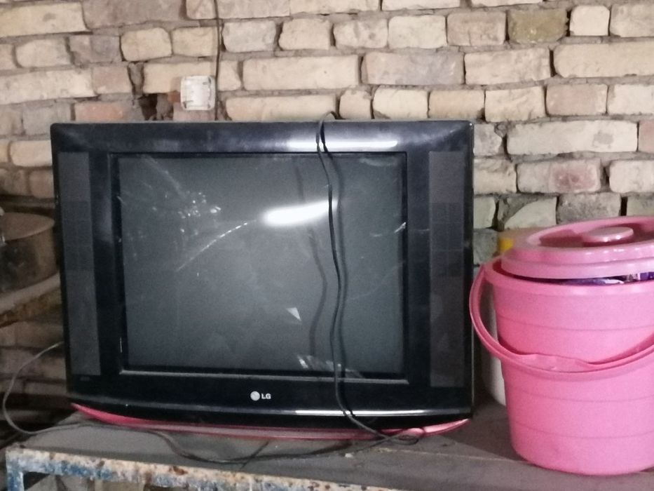 LG televizor ishlaydi