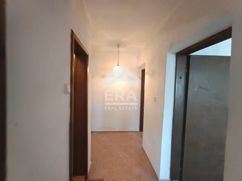 ЕКСКЛУЗИВНО! Многостаен апартамент в ЖСК с три отделни спални, голямо