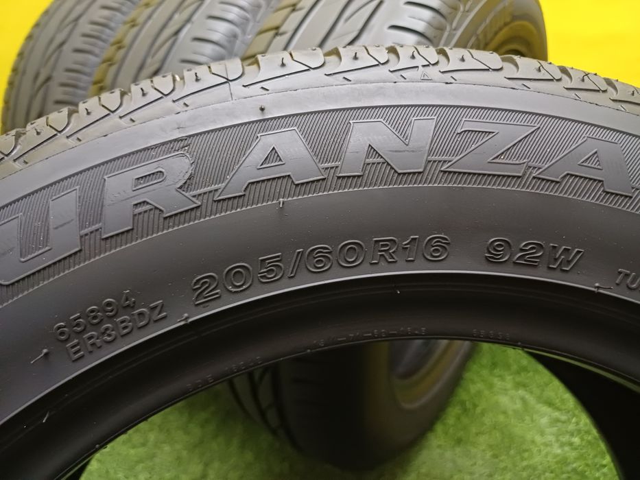 Шины 205/60 R16 Bridgestone комплект.
