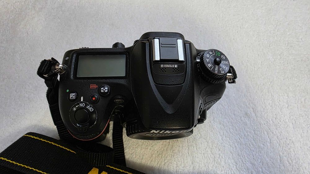 Nikon D7100 – за части / неработещ, много запазен, 25k кадъра