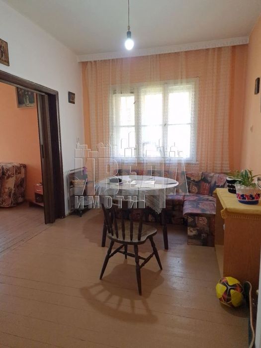 Етаж от къща в Варна-Окръжна болница площ 162