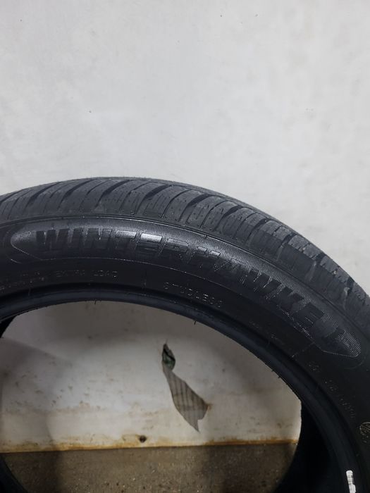 Продам резину зимнюю R19 235/50