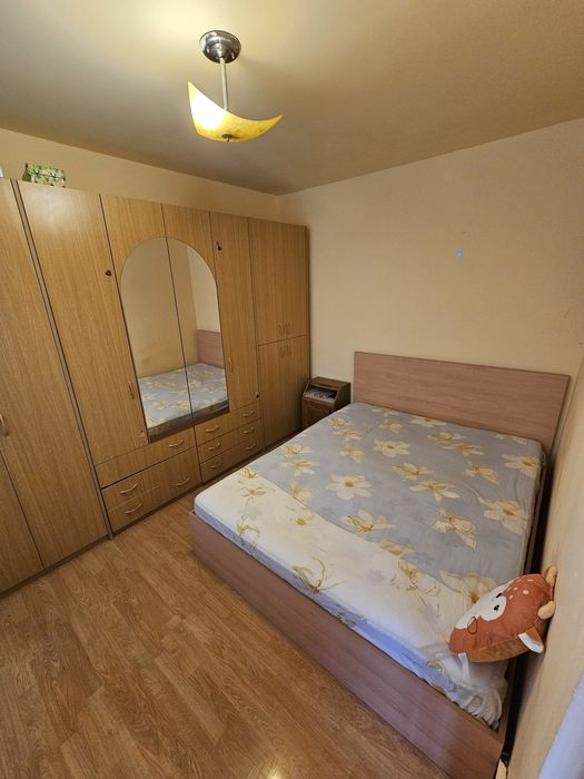 Dau în chirie apartament 2 camere.