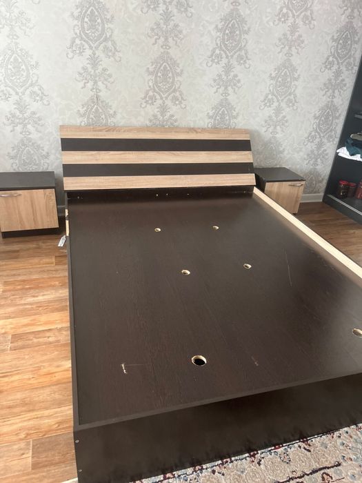 Кровать для спальни