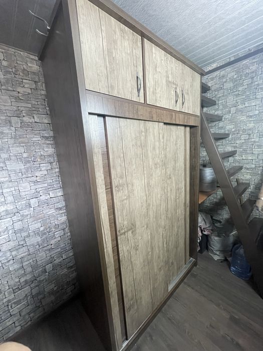Продается шкаф купе с антрессолью в хорошем состоянии