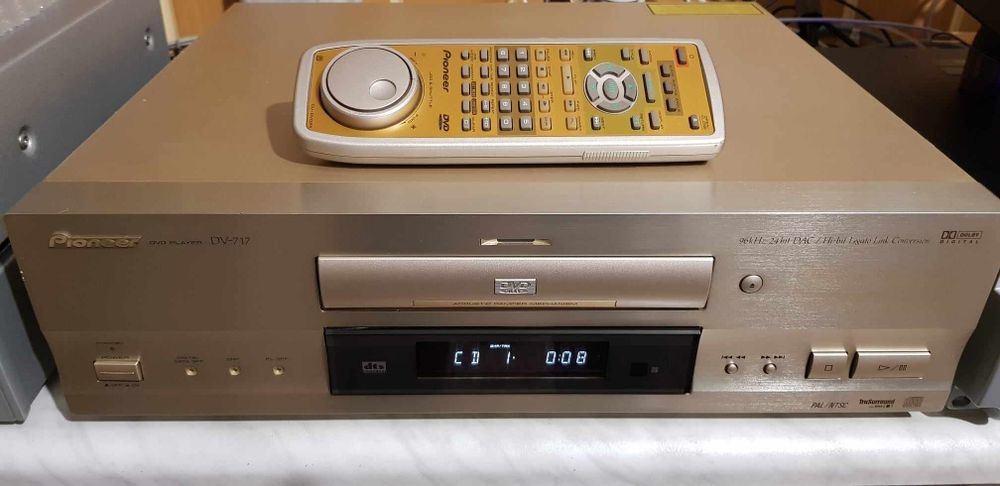 Premiat E.I.S.A - player hi-end Pioneer, gold edition, DAC Burr Brown