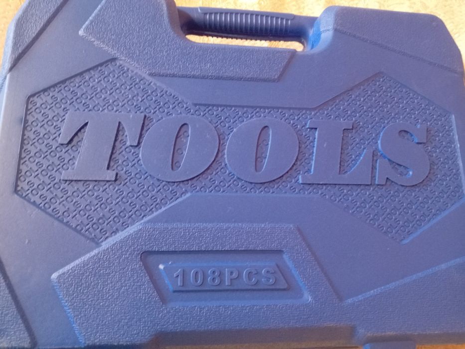 Комплект инструменти с 108 части