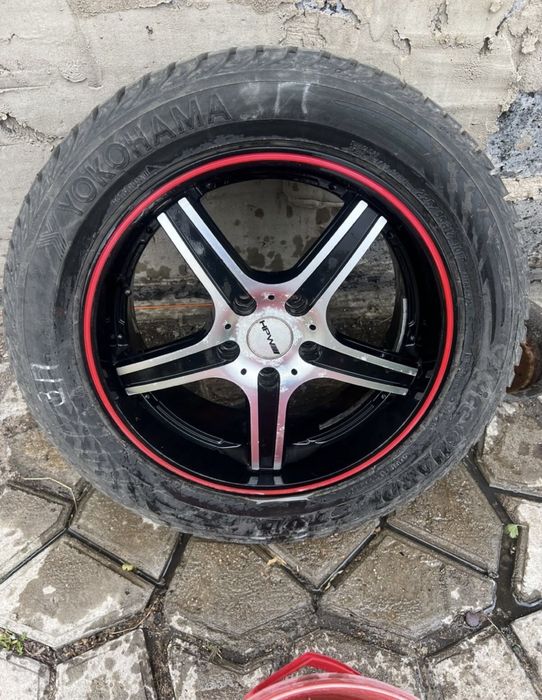 Продам диски с резиной на 17 5*114,3