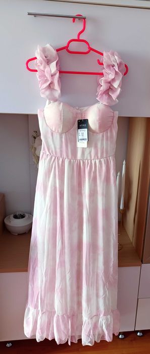 Rochie cu volane