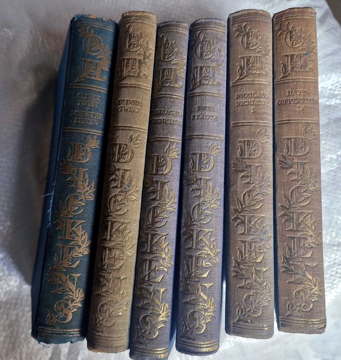 Set  volume originale Charles dickens