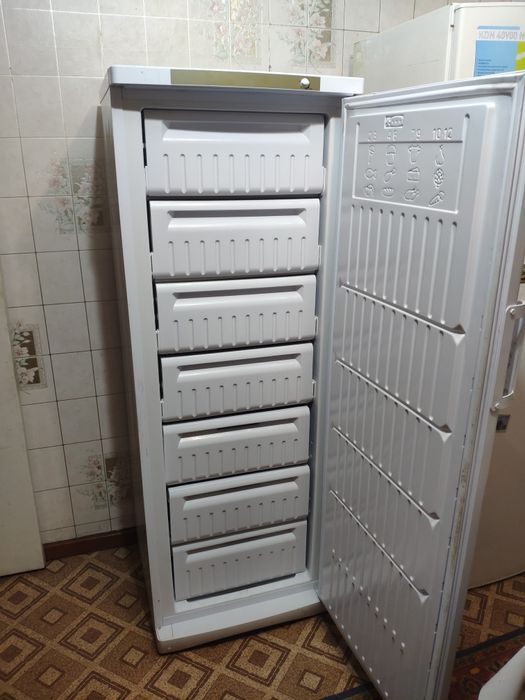 Морозильная камера Indesit