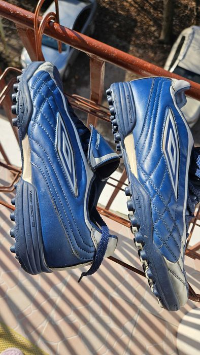 Футболни обувки UMBRO