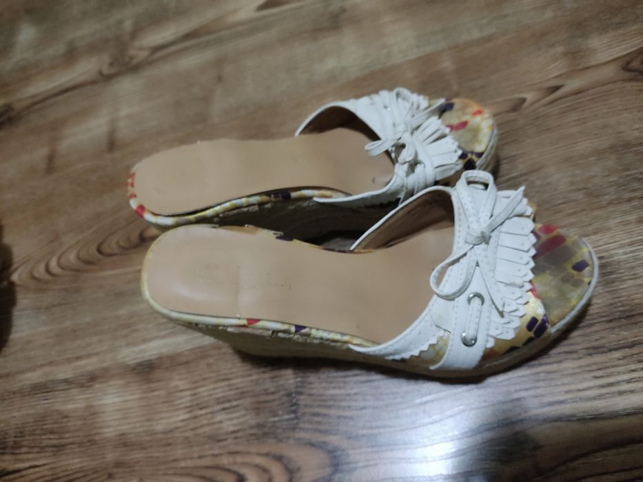 Продам шлепки летние на платформе б/у