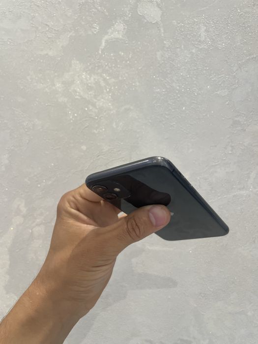 Iphone 11             .