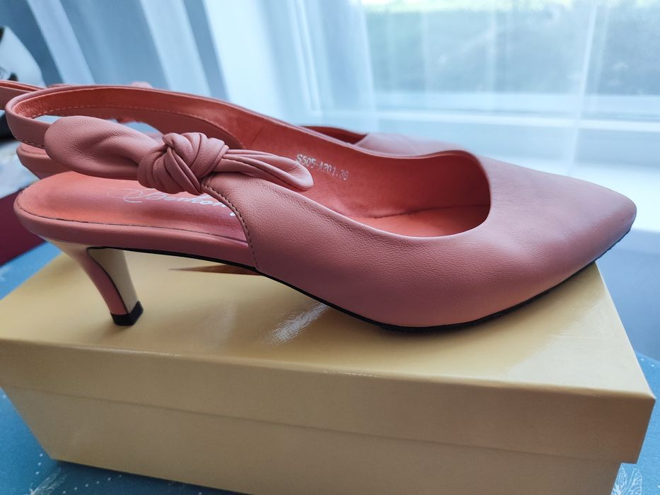 Продам босоножки