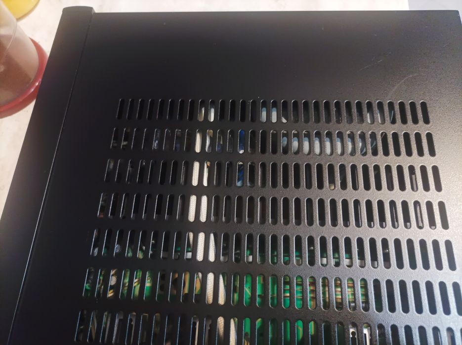 Продавам hi-fi сет усилвател, СД преар и тунер Rotel