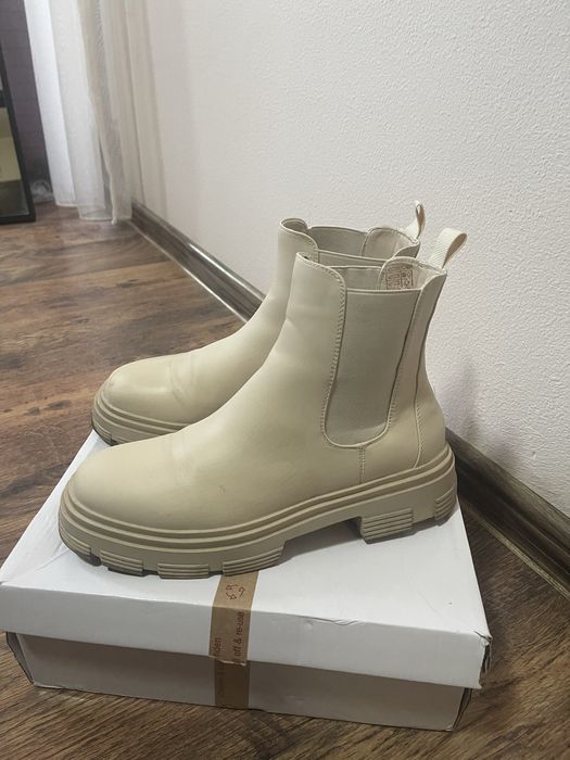 Спортни и зимни обувки