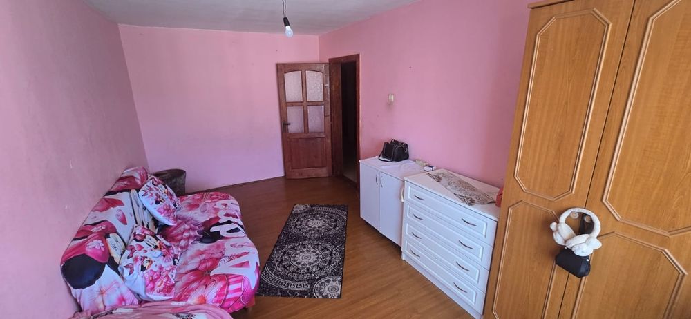 Apartament 3 camere de vanzare