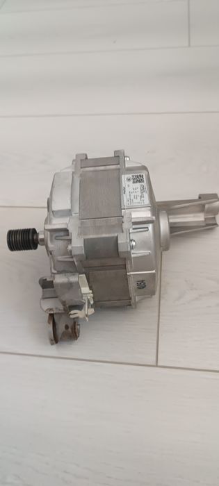 Продам двигатель от стиралки машинки Хайер