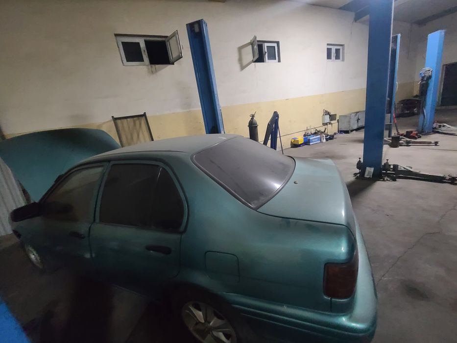 Toyota corola sotiladi