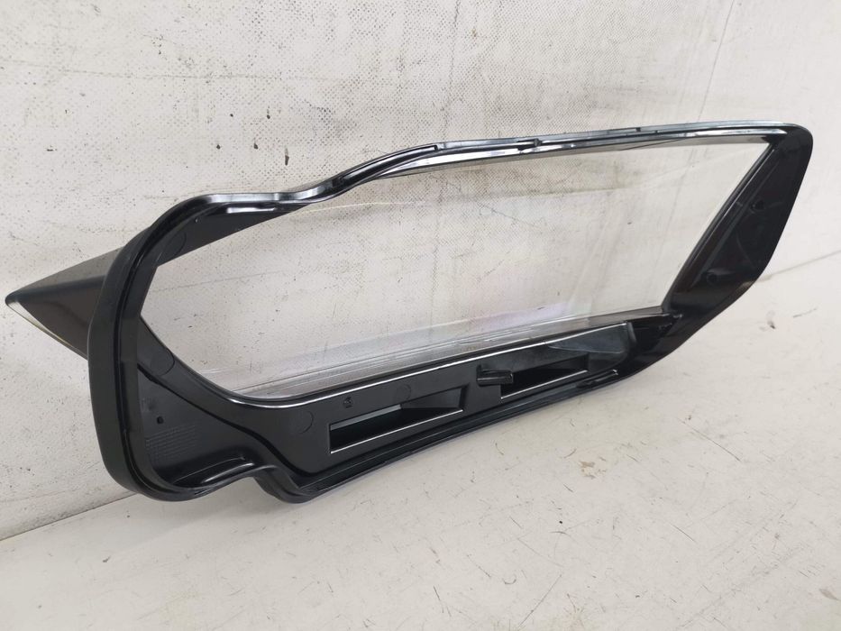 Ауди А5 / Audi A5 2 В добро състояние Дясно предно стъкло на фар