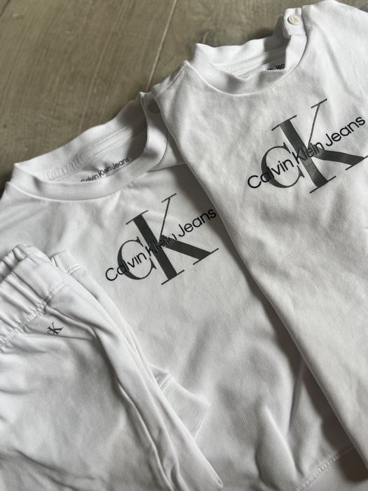 Комплетк за бебета Calvin Klein Jeans 6-9 бял