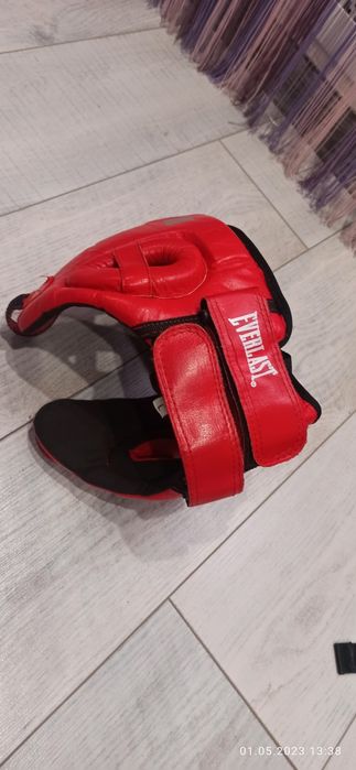 Шлем для бокса.     .