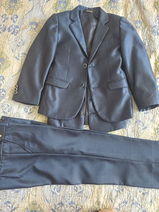 Продам школьный костюм на мальчика