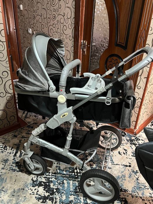 Продам коляску пользовались 3-4 месяца