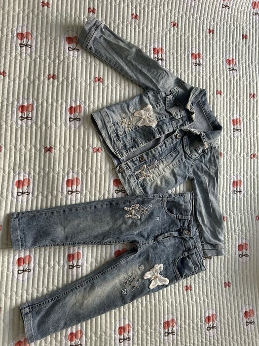 Двойка джинсы сатылады