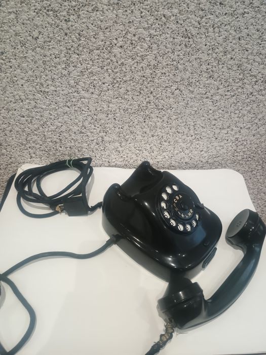 Комплект -бакелитов  телефон и домофон .