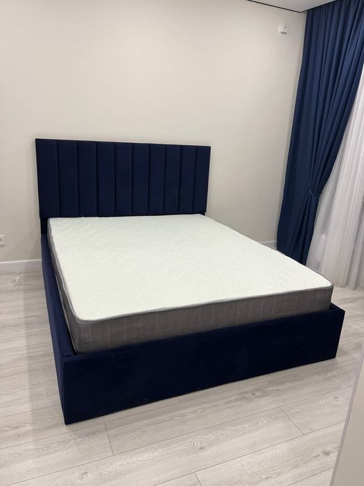 Кровать  мягкая  ...